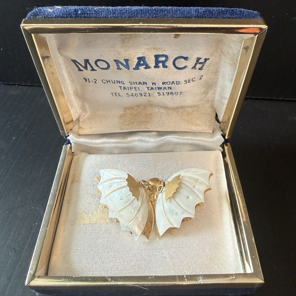 Mother of Pearl Butterfly Brooch Gold Tone Vintage Bug Insect Jewelry